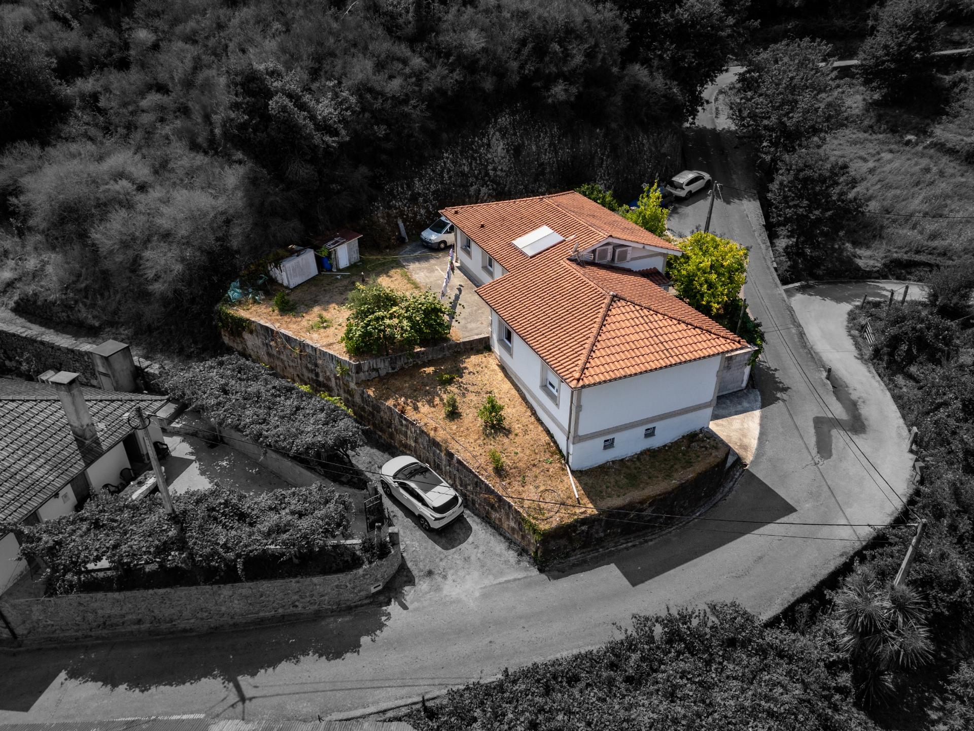 Moradia T4 com Garagem - Senharei, Arcos de Valdevez