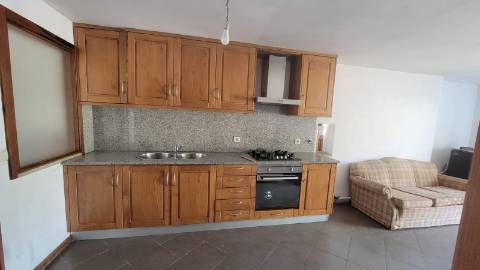 Moradia T2 tradicional em pedra