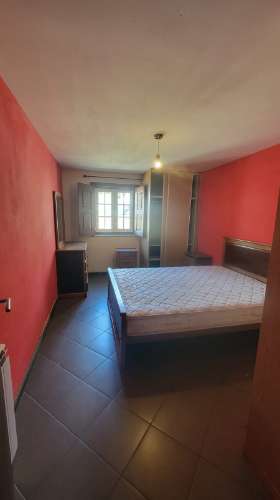 Moradia T2 tradicional em pedra