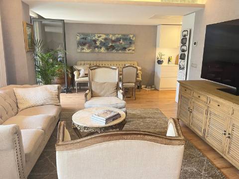 Duplex exclusivo com 3 varandas, zona privilegiada do Porto