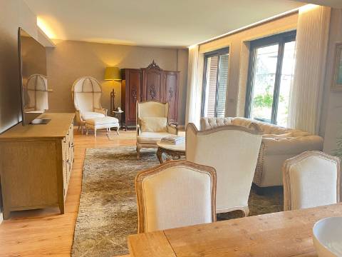 Duplex exclusivo com 3 varandas, zona privilegiada do Porto