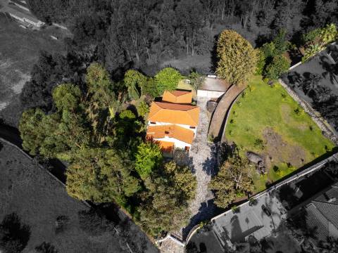 Moradia T3+1 em Refóios do Lima