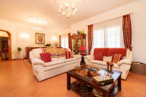 Moradia T3+1 em Refóios do Lima