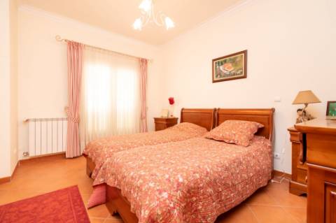 Moradia T3+1 em Refóios do Lima