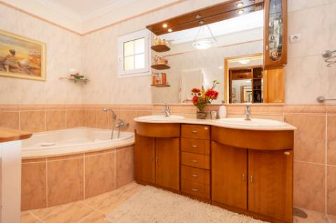 Moradia T3+1 em Refóios do Lima