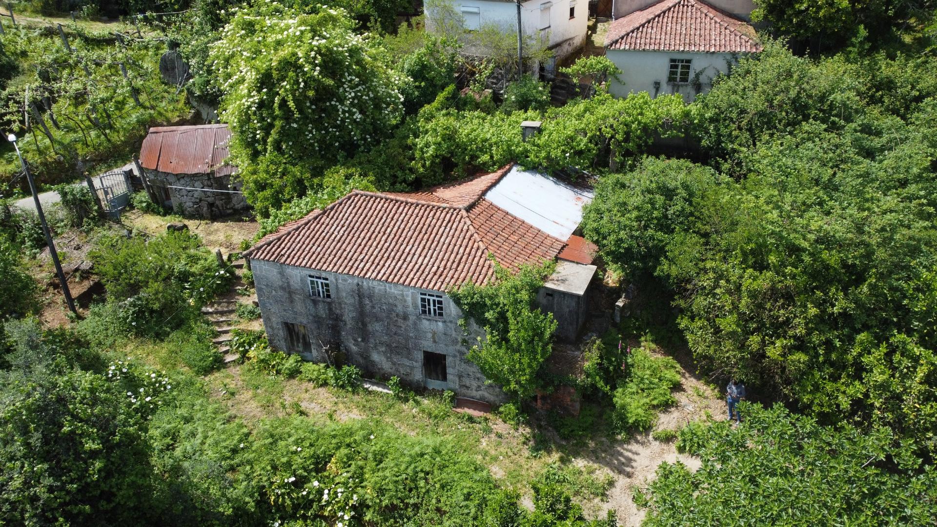 Moradia T2 com Terreno de +2.000 m² - Rio Frio, Arcos de Valdevez