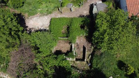 Ruína para Restauro com 2 Pisos e Boas Vistas - Rio Frio, Arcos de Valdevez