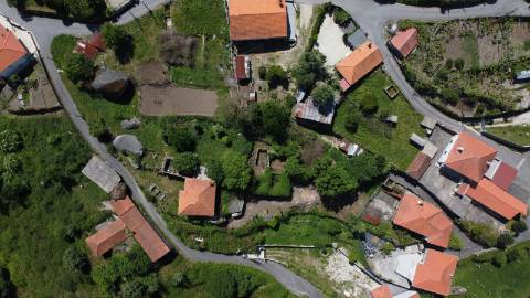 Ruína para Restauro com 2 Pisos e Boas Vistas - Rio Frio, Arcos de Valdevez
