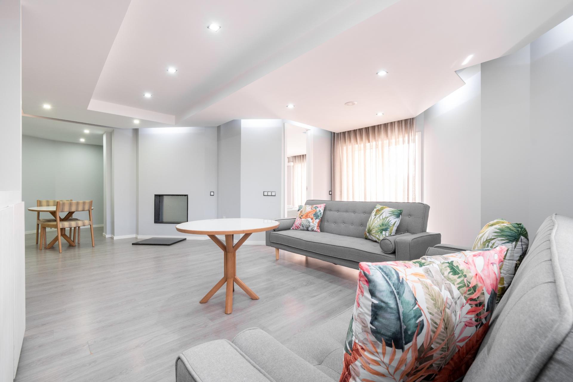 Penthouse T6 Renovado Exclusiva com Cobertura Privada - Braga
