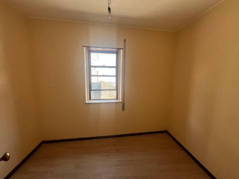 Moradia no centro da Meruge mais 1000m2 de mata