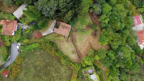 Moradia para Restauro com Terreno +2.000 m² - Senharei, Arcos de Valdevez