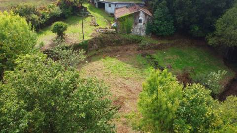 Moradia para Restauro com Terreno +2.000 m² - Senharei, Arcos de Valdevez