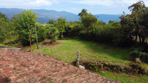 Moradia para Restauro com Terreno +2.000 m² - Senharei, Arcos de Valdevez