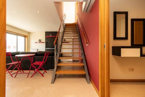 T2 | Último andar c/ rooftop privado e churrasqueira | Mobilado | Garagem Fechada Vila Fonche, Arcos de Valdevez