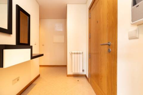 T2 | Último andar c/ rooftop privado e churrasqueira | Mobilado | Garagem Fechada Vila Fonche, Arcos de Valdevez