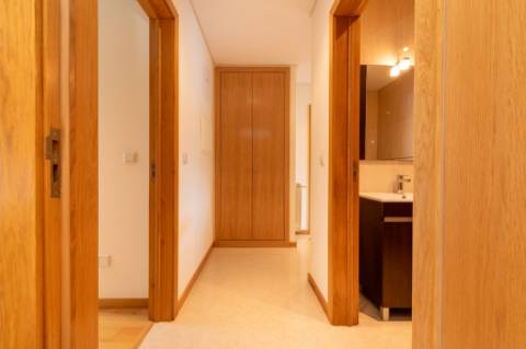 T2 | Último andar c/ rooftop privado e churrasqueira | Mobilado | Garagem Fechada Vila Fonche, Arcos de Valdevez