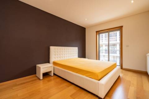 T2 | Último andar c/ rooftop privado e churrasqueira | Mobilado | Garagem Fechada Vila Fonche, Arcos de Valdevez