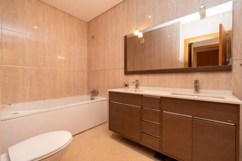 T2 | Último andar c/ rooftop privado e churrasqueira | Mobilado | Garagem Fechada Vila Fonche, Arcos de Valdevez