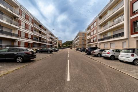 T2 | Último andar c/ rooftop privado e churrasqueira | Mobilado | Garagem Fechada Vila Fonche, Arcos de Valdevez