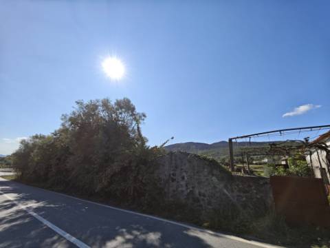 Moradia T4 com projecto aprovado