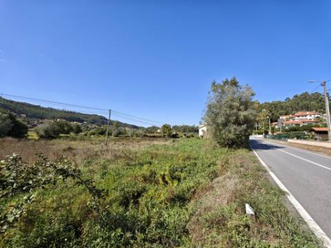 Moradia T4 com projecto aprovado