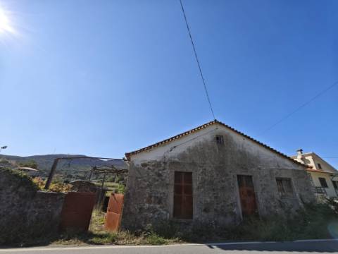 Moradia T4 com projecto aprovado