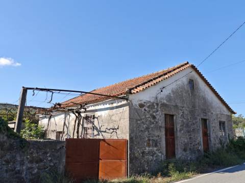 Moradia T4 com projecto aprovado