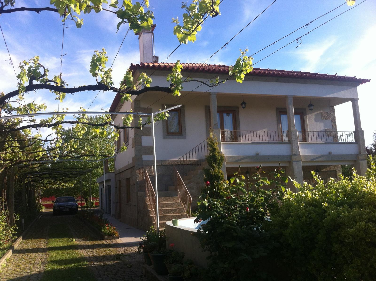 Moradia T4+1 no centro de Lanheses