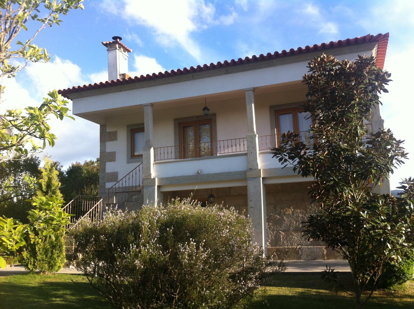 Moradia T4+1 no centro de Lanheses