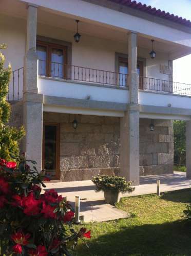 Moradia T4+1 no centro de Lanheses