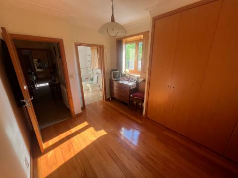 Moradia T4+1 no centro de Lanheses