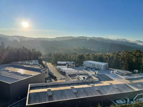 Pavilhão Industrial com 2416m2 para Arrendamento na Zona Industrial de Queijada, Ponte de Lima
