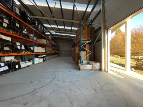 Pavilhão Industrial com 2416m2 para Arrendamento na Zona Industrial de Queijada, Ponte de Lima