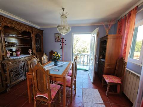 Quinta com rio no interior e exterior