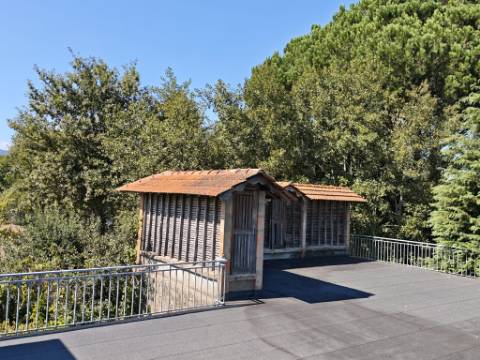 Quinta com rio no interior e exterior