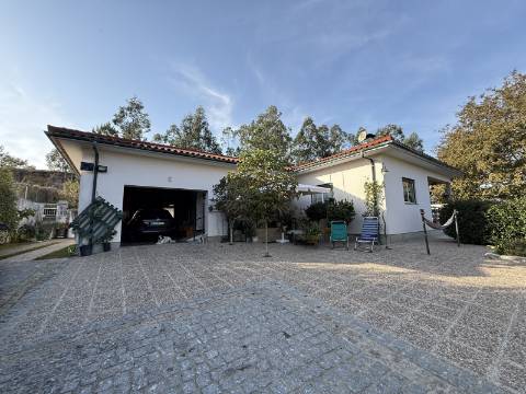 Moradia V3 c/ Vistas Rio em Vila Nova de Muía, Ponte da Barca