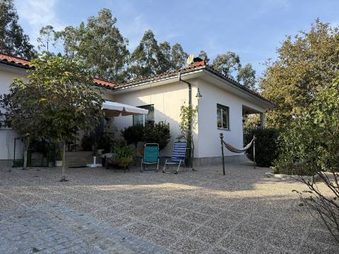 Moradia V3 c/ Vistas Rio em Vila Nova de Muía, Ponte da Barca