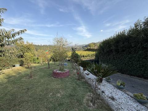 Moradia V3 c/ Vistas Rio em Vila Nova de Muía, Ponte da Barca