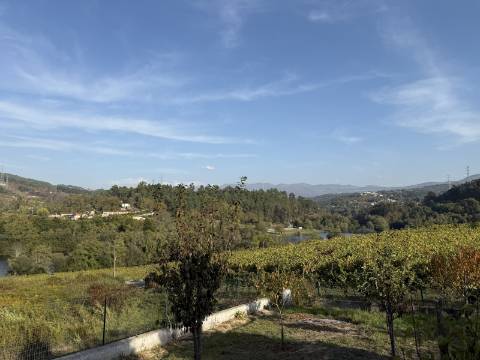 Moradia V3 c/ Vistas Rio em Vila Nova de Muía, Ponte da Barca