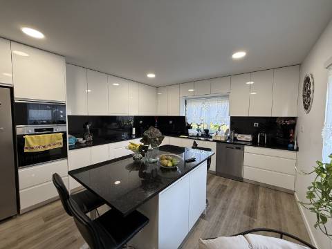 Moradia V3 c/ Vistas Rio em Vila Nova de Muía, Ponte da Barca