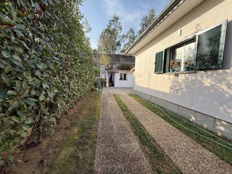 Moradia V3 c/ Vistas Rio em Vila Nova de Muía, Ponte da Barca