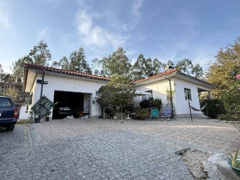 Moradia V3 c/ Vistas Rio em Vila Nova de Muía, Ponte da Barca