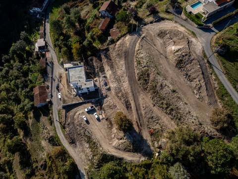 Moradia T4 em construção com vistas incrivéis