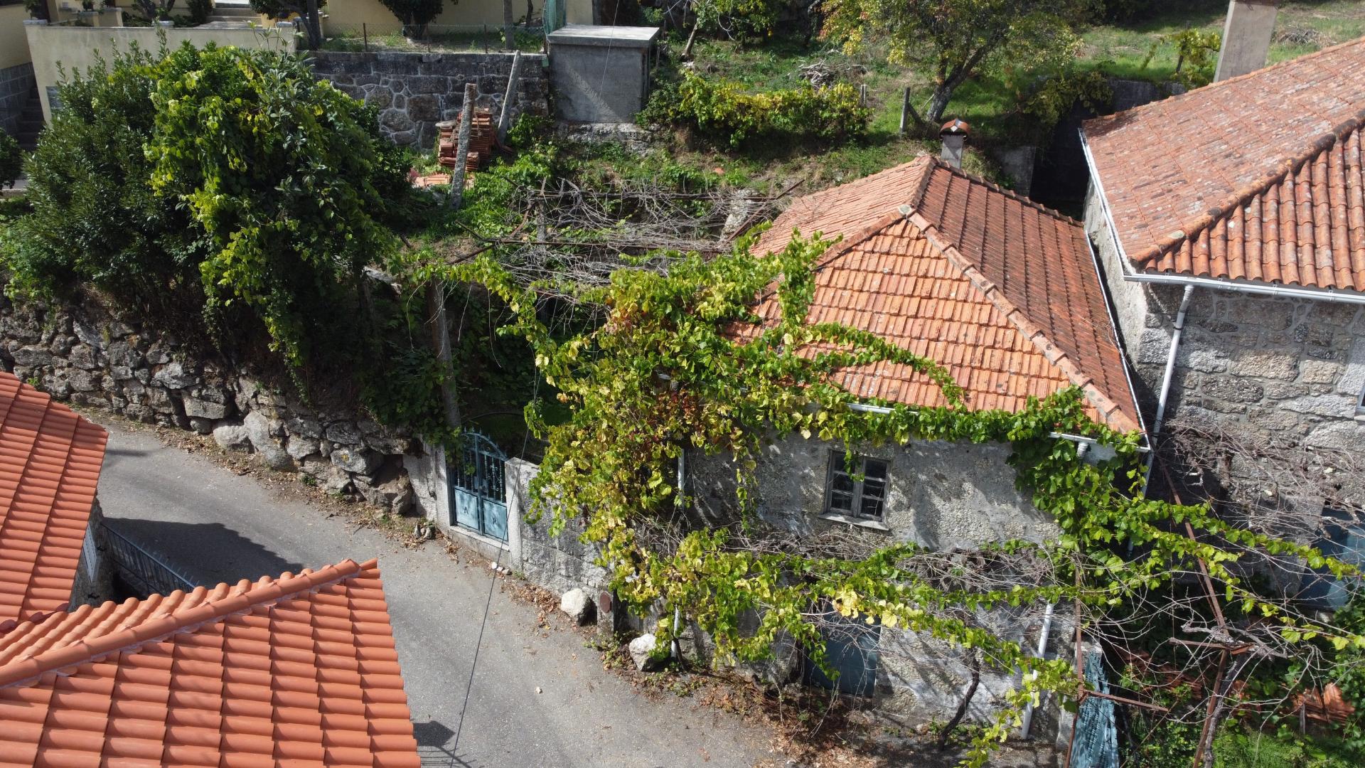 Moradia para Restauro com Anexo - Senharei, Arcos de Valdevez