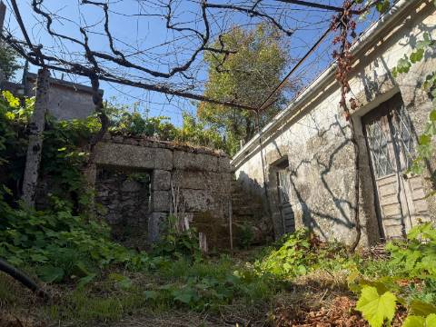 Moradia para Restauro com Anexo - Senharei, Arcos de Valdevez