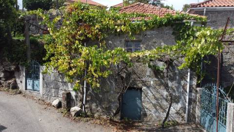 Moradia para Restauro com Anexo - Senharei, Arcos de Valdevez