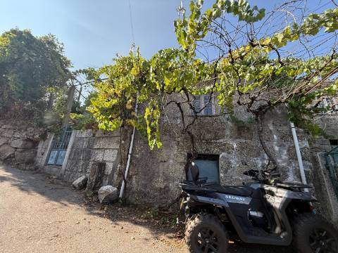 Moradia para Restauro com Anexo - Senharei, Arcos de Valdevez