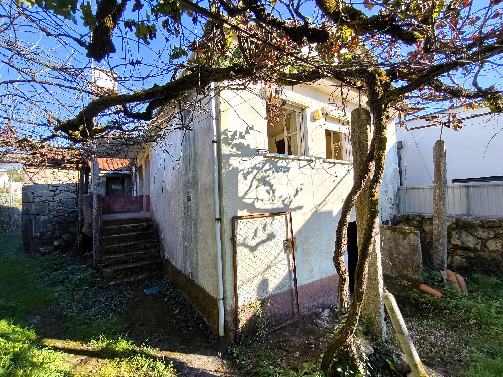 Moradia para recuperar em Vilela