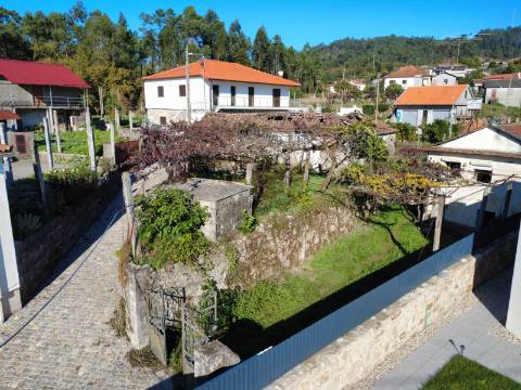 Moradia para recuperar em Vilela