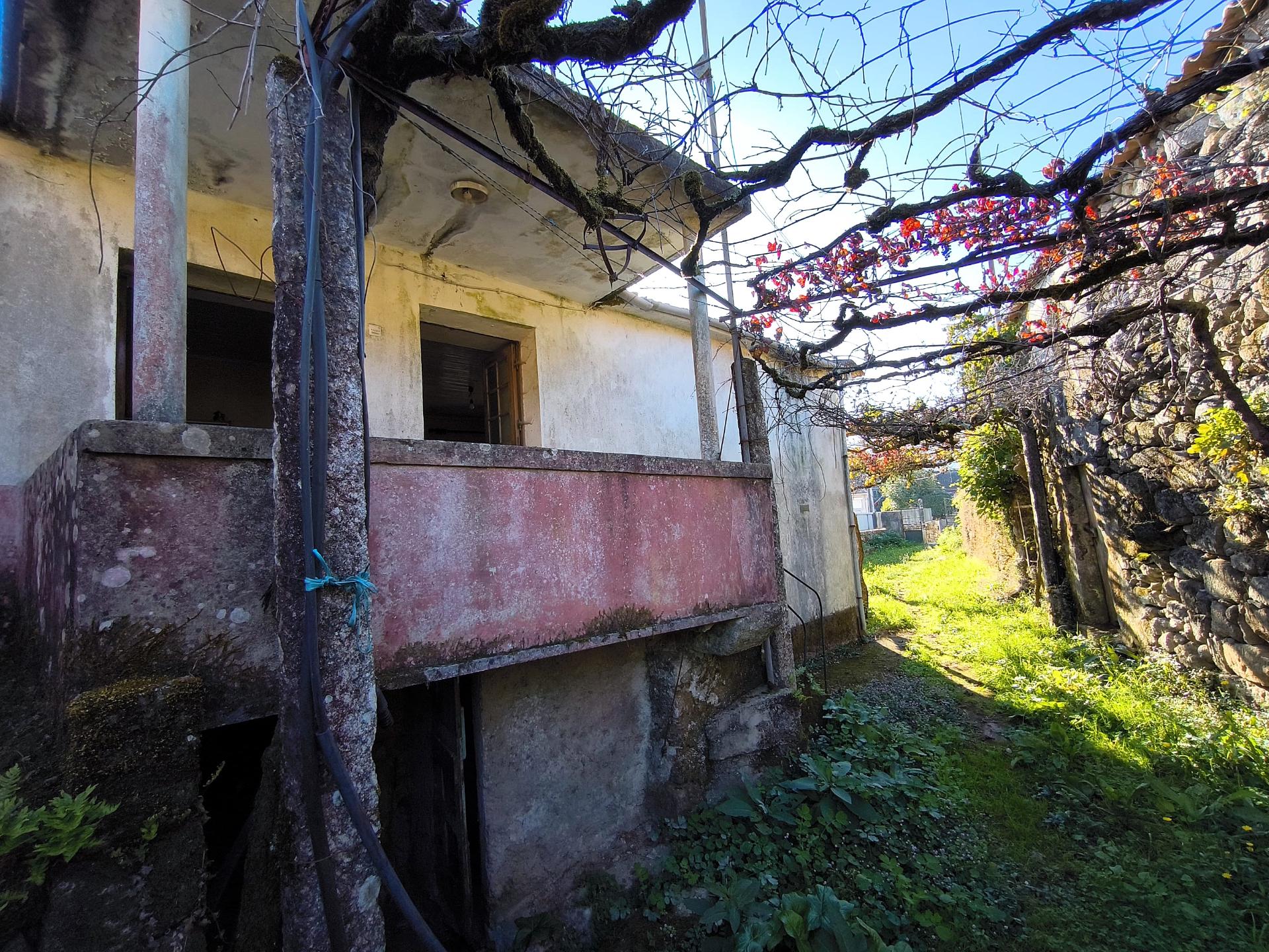 Moradia para recuperar em Vilela